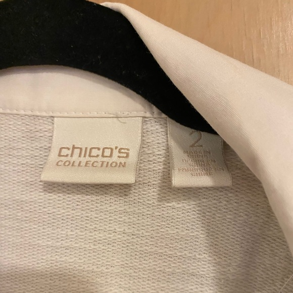 White jacket with white monochromatic zebra print size 2 - Picture 2 of 3